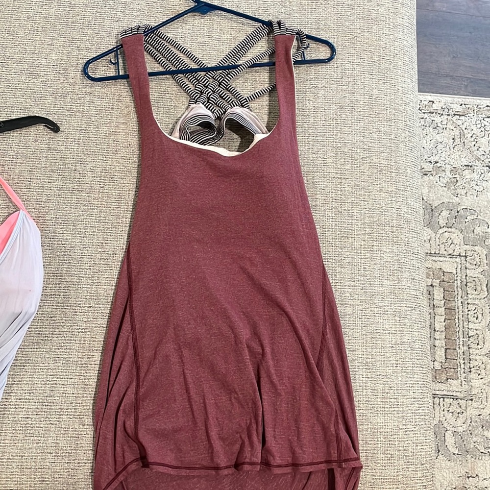 Lulu lemon size 8